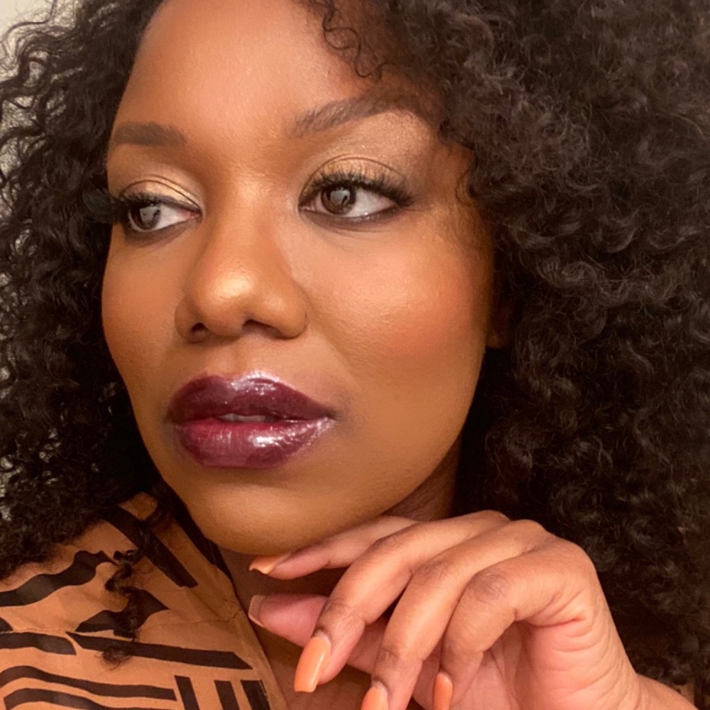 Meet your Posher, Neisha